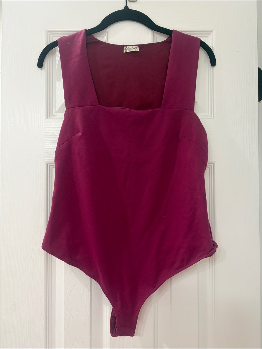 Square-Neck Bodysuit in Deep Berry -M